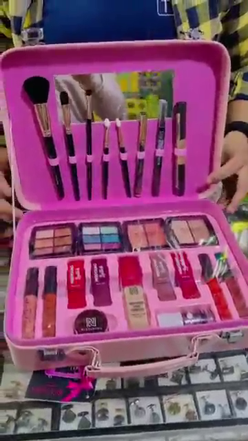Hot Selling Multi Functional Professional Complete Makeup Sets With Makeup Tool