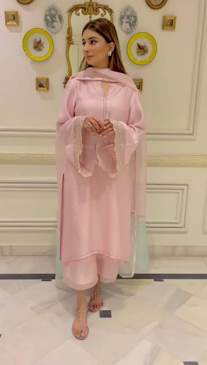 Pink Crape Silk Salwar Suit With Pant And Dupatta