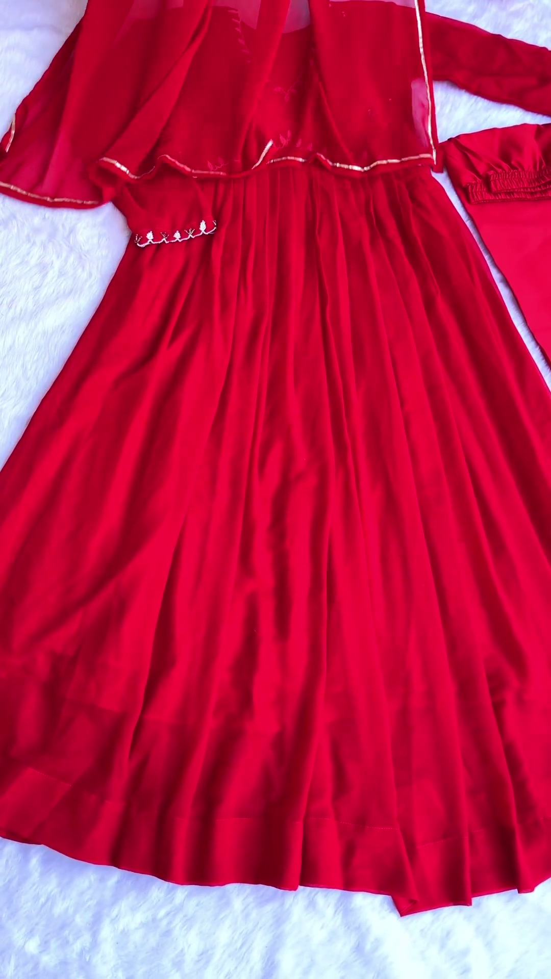 New Đěsigner Party Wear Look Nayra Alia Cut Gown With Pant