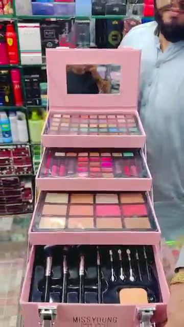 Eyeshadow Palette 18 (Multi color)/7 Tools Manicure Kit with Storage Box (Multicolor)/feb secret eye shadow